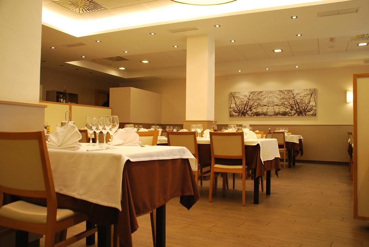 Aparthotel Meseguer Alcaniz Exterior photo
